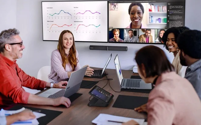Lenovo e Huddly: meeting potenziati con AI!