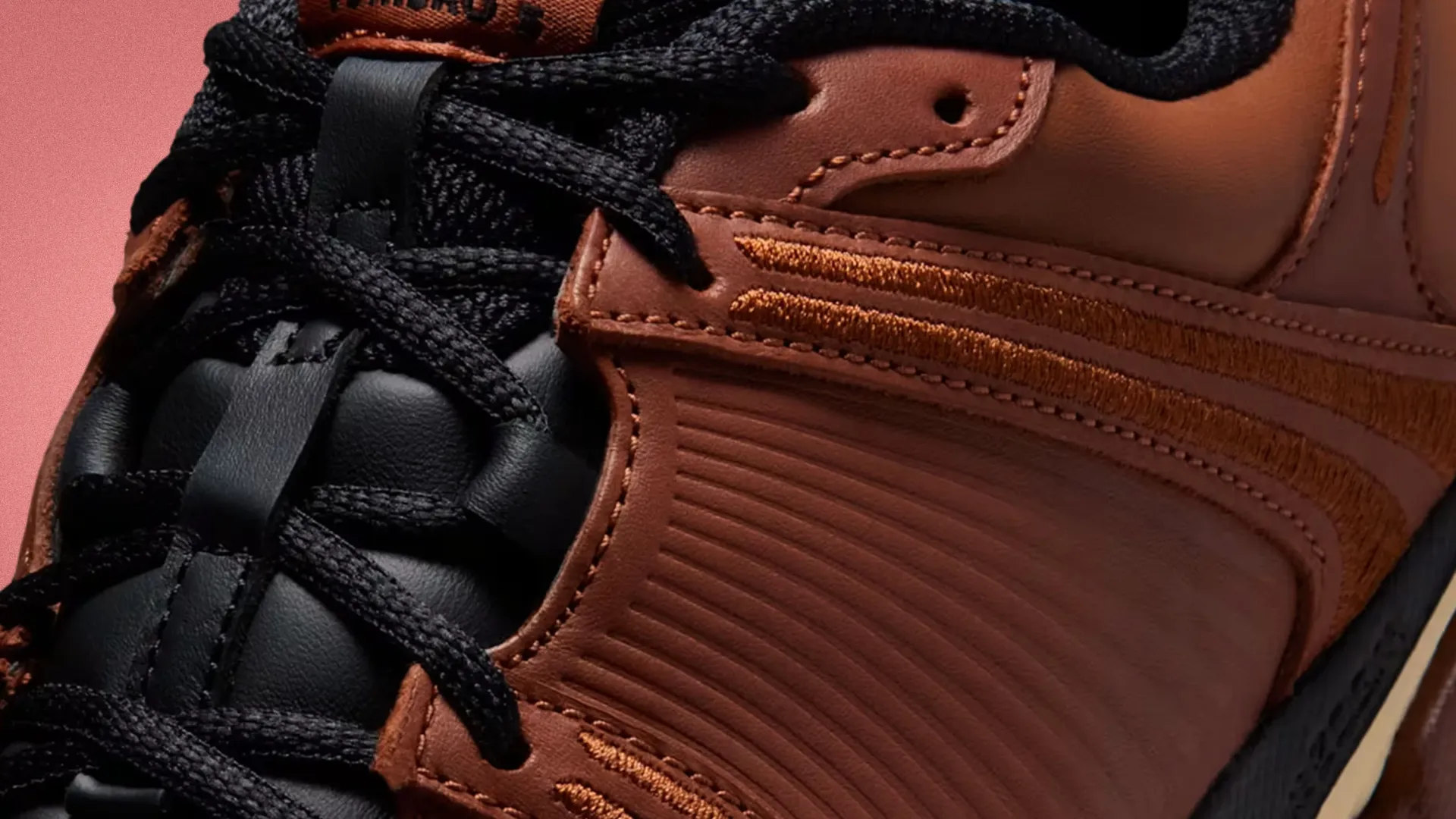 Nike Zoom Vomero 5: Ritorno al Futuro in Pelle Premium!